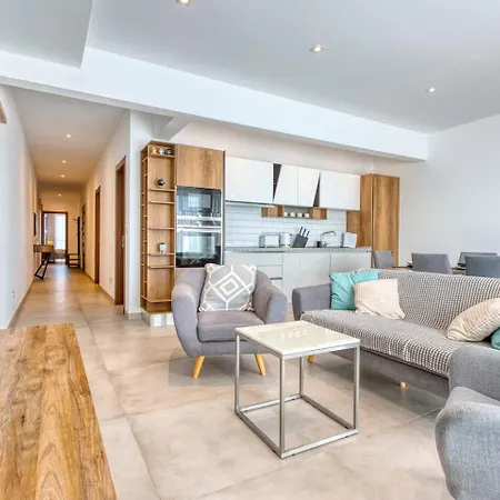 Valletta Views 2br Next To Zara Sliema