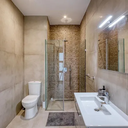 Valletta Views 2br Next To Zara *