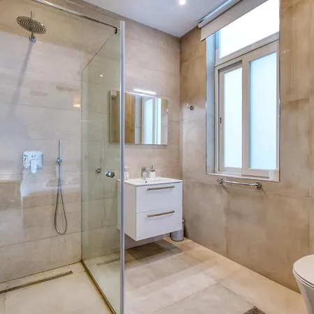 Valletta Views 2br Next To Zara Lejlighed *