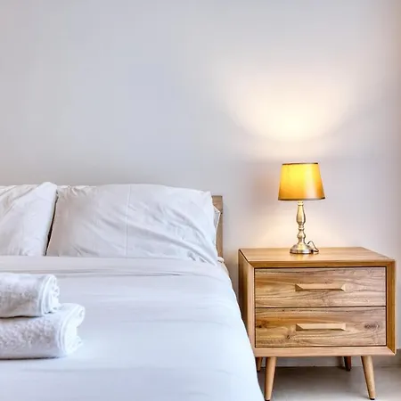 Valletta Views 2br Next To Zara *
