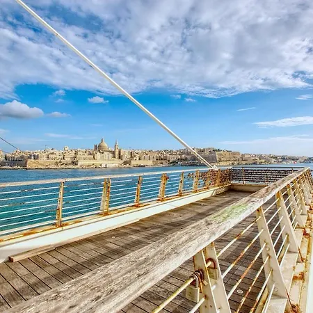 Valletta Views 2br Next To Zara * Sliema